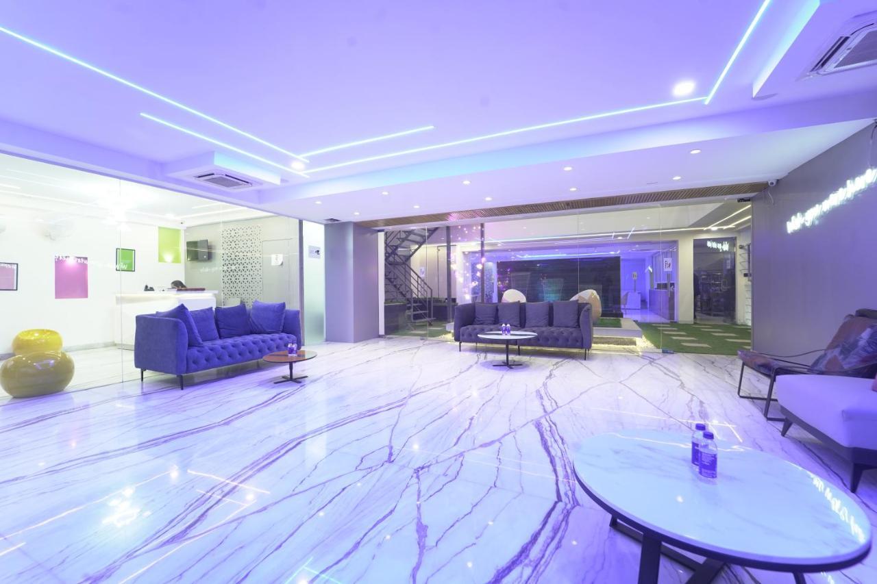 Vaabi Saabi Hotel Γκουργκάον Εξωτερικό φωτογραφία
