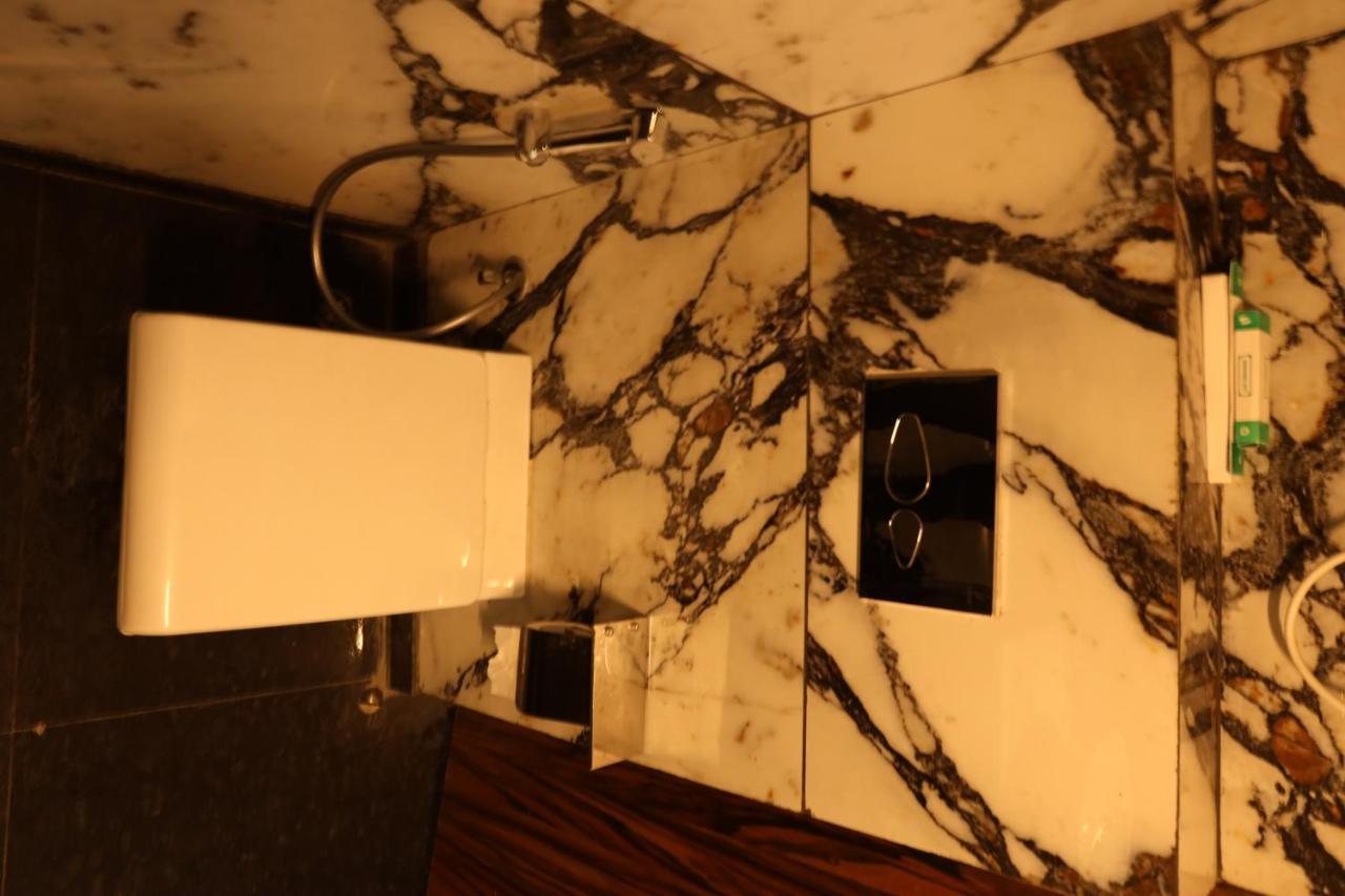Vaabi Saabi Hotel Γκουργκάον Εξωτερικό φωτογραφία