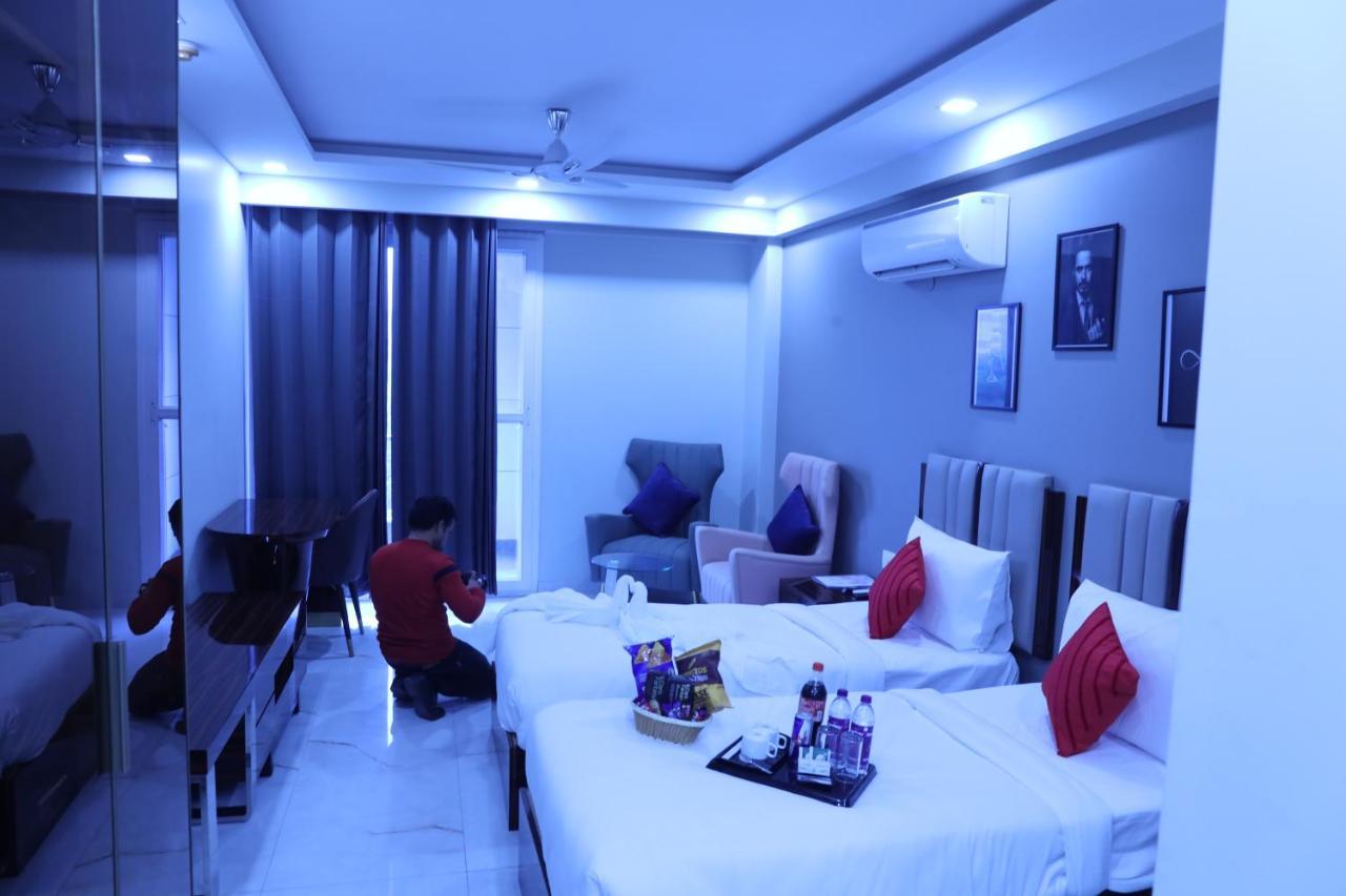 Vaabi Saabi Hotel Γκουργκάον Εξωτερικό φωτογραφία