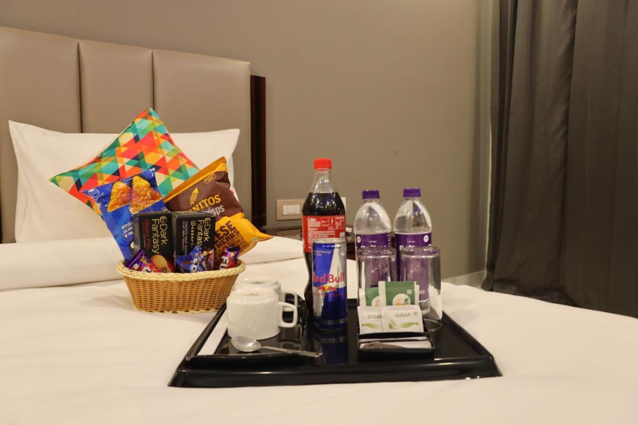 Vaabi Saabi Hotel Γκουργκάον Εξωτερικό φωτογραφία